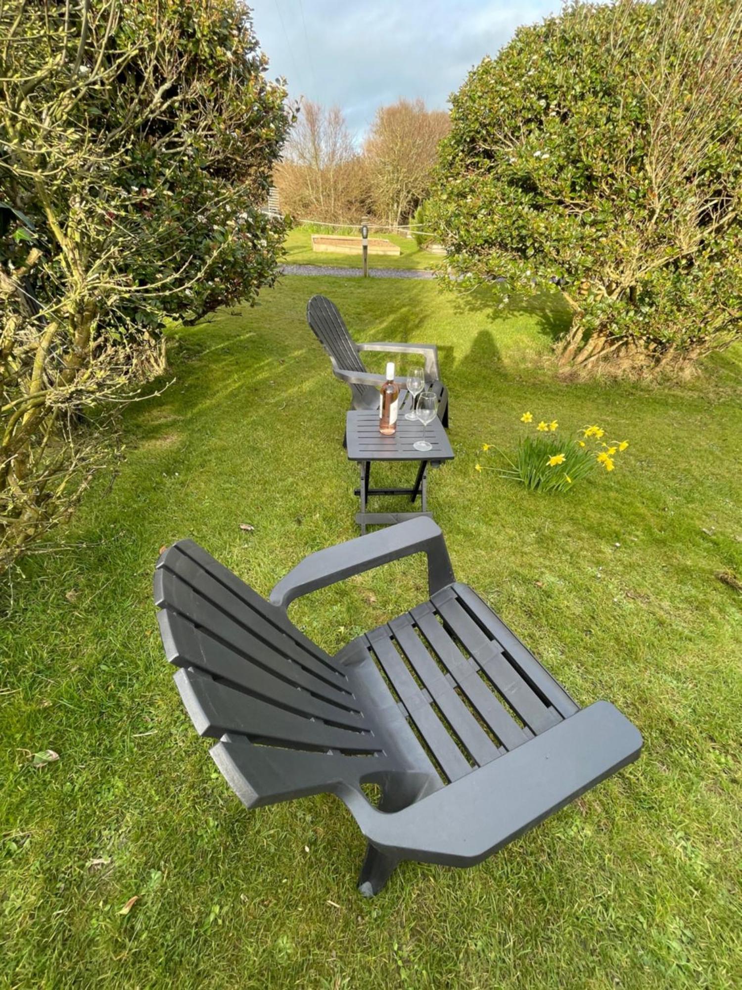 Bed and Breakfast The Little Garden Hideaway With Stunning Sea Views And Garden Holyhead Exterior foto